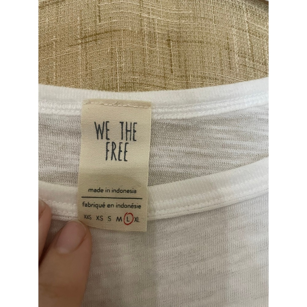 We The Free Relaxed Fit White Tee T-Shirt Top Women's Large Everyday Casual - Picture 2 of 7